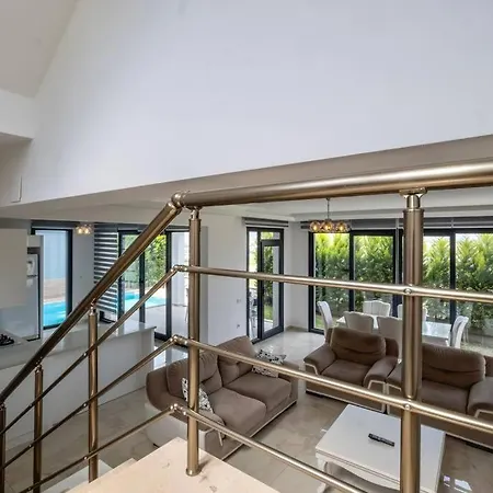 Sleeps 6, Luxurious Modern - Awz 266 Villa *