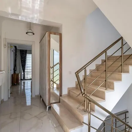 Villa Sleeps 6, Luxurious Modern - Awz 266 *